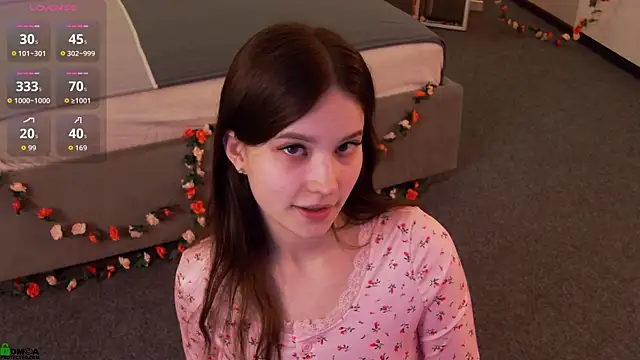 Snapshot of Rina_Red chatting on April 2026 01:44:01 AM Rina Red online show from April 2026 01:44:01 AM