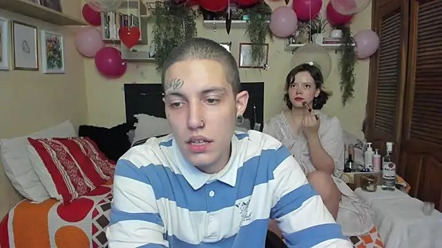 Snapshot of Blondandtattoofaced chatting on February 2025 02:47:02 AM Blondandtattoofaced online show from February 2025 02:47:02 AM