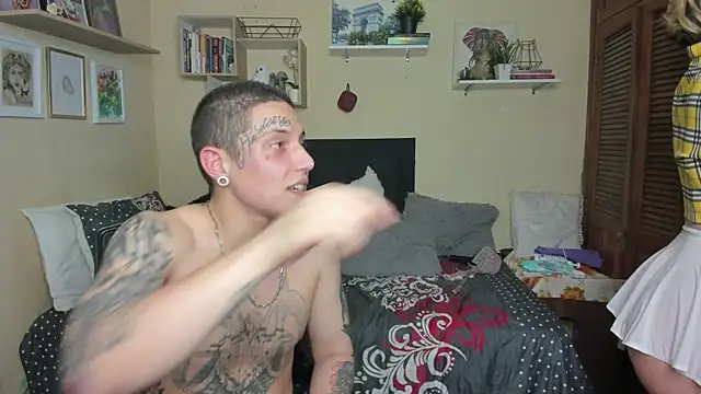 Snapshot of Blondandtattoofaced chatting on February 2025 07:23:02 AM Blondandtattoofaced online show from February 2025 07:23:02 AM