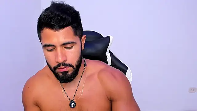 Santiago huntt online show from April 2026 07:14:01 PM