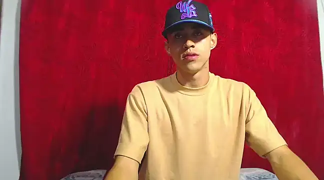 Snapshot of Cris_steban1 chatting on January 2025 04:39:02 AM Cris steban1 online show from January 2025 04:39:02 AM