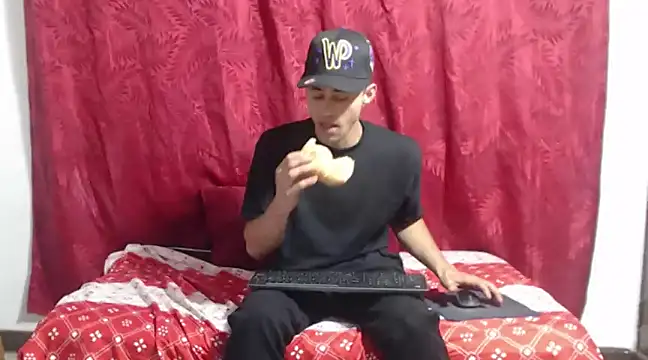 Snapshot of Cris_steban1 chatting on January 2025 09:13:01 AM Cris steban1 online show from January 2025 09:13:01 AM