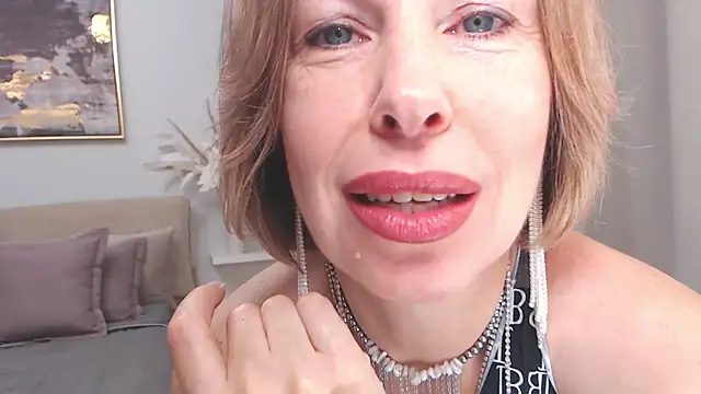 Snapshot of AnnyUBright chatting on December 2025 01:58:01 AM AnnyUBright online show from December 2025 01:58:01 AM