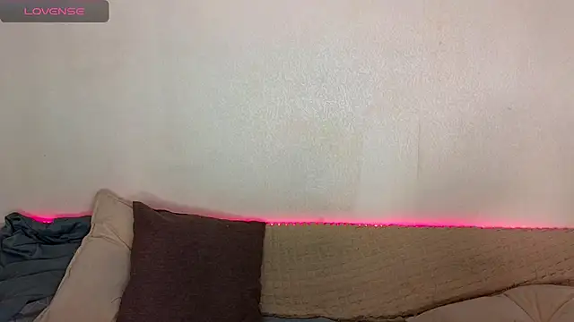 emilytrays online show from November 2025 04:44:02 AM