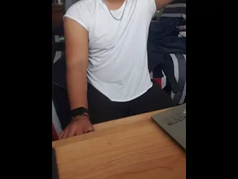 Snapshot of pitorico_bb chatting on December 2025 08:13:01 PM pitorico bb online show from December 2025 08:13:01 PM