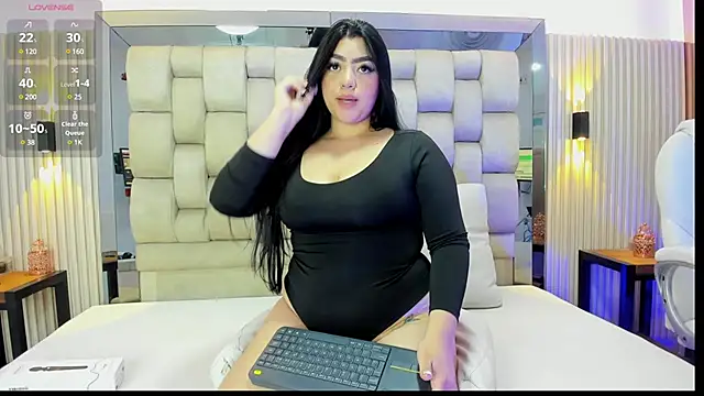 Snapshot of ashlyn_parker chatting on January 2025 11:07:01 PM ashlyn parker online show from January 2025 11:07:01 PM