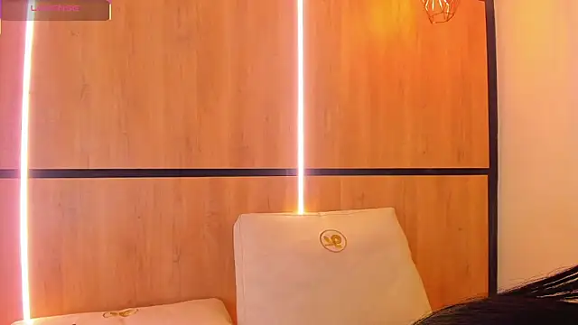 Snapshot of ashlyn_parker chatting on November 2025 08:09:01 PM ashlyn parker online show from November 2025 08:09:01 PM