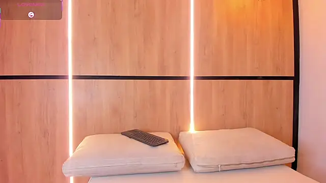 Snapshot of ashlyn_parker chatting on November 2025 08:32:01 PM ashlyn parker online show from November 2025 08:32:01 PM