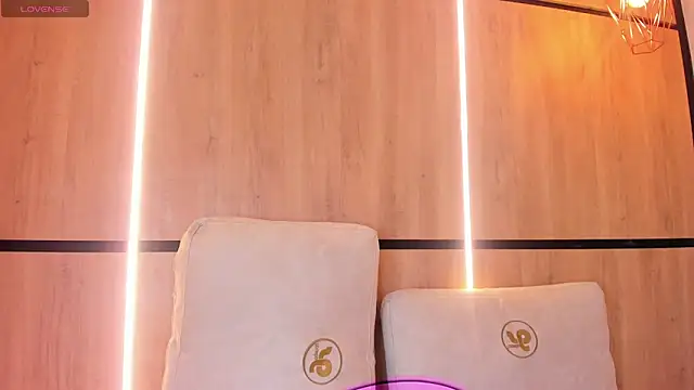 Snapshot of ashlyn_parker chatting on December 2025 08:04:02 PM ashlyn parker online show from December 2025 08:04:02 PM