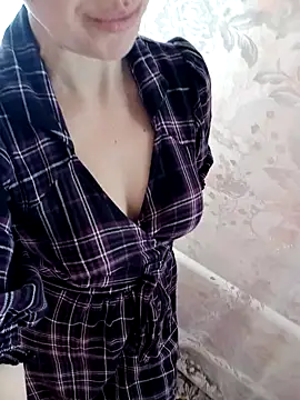 Snapshot of Calibers2932 chatting on February 2025 11:21:02 AM Calibers2932 online show from February 2025 11:21:02 AM