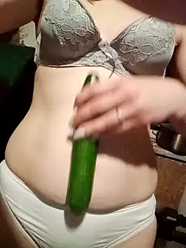 Snapshot of Calibers2932 chatting on March 2025 05:15:01 PM Calibers2932 online show from March 2025 05:15:01 PM