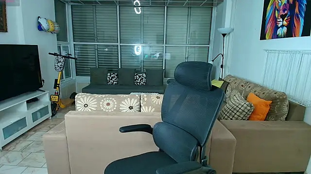 todddantes25 online show from November 2025 07:38:01 PM