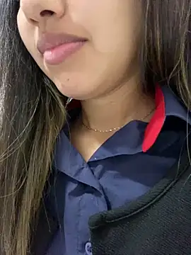 Snapshot of LuizaDiaz chatting on February 2025 01:33:02 PM LuizaDiaz online show from February 2025 01:33:02 PM