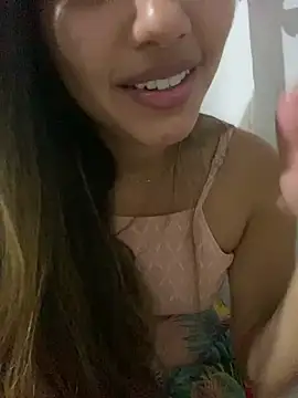 Snapshot of LuizaDiaz chatting on February 2025 10:04:02 PM LuizaDiaz online show from February 2025 10:04:02 PM