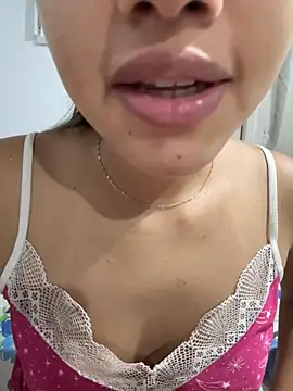 Snapshot of LuizaDiaz chatting on October 2025 12:22:02 AM LuizaDiaz online show from October 2025 12:22:02 AM