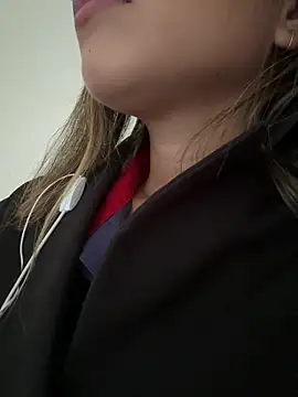 Snapshot of LuizaDiaz chatting on November 2025 05:58:02 PM LuizaDiaz online show from November 2025 05:58:02 PM