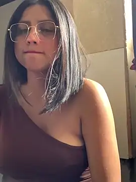 Snapshot of Adrianisx chatting on January 2025 04:17:02 PM Adrianisx online show from January 2025 04:17:02 PM