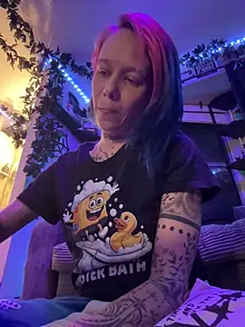 Snapshot of trashbrat chatting on June 2026 05:02:02 AM trashbrat online show from June 2026 05:02:02 AM