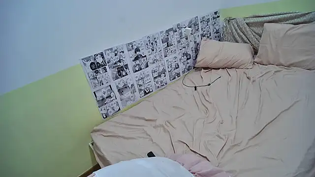 Snapshot of ashleyXthaur_ chatting on February 2025 09:58:01 PM ashleyXthaur online show from February 2025 09:58:01 PM