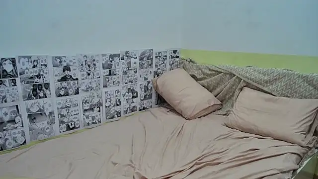 Snapshot of ashleyXthaur_ chatting on February 2025 07:06:01 AM ashleyXthaur online show from February 2025 07:06:01 AM