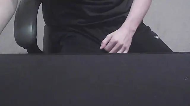 Snapshot of LoveFun02 chatting on December 2025 05:30:01 PM LoveFun02 online show from December 2025 05:30:01 PM