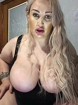 VikiiStoun online show from June 2026 07:37:01 PM