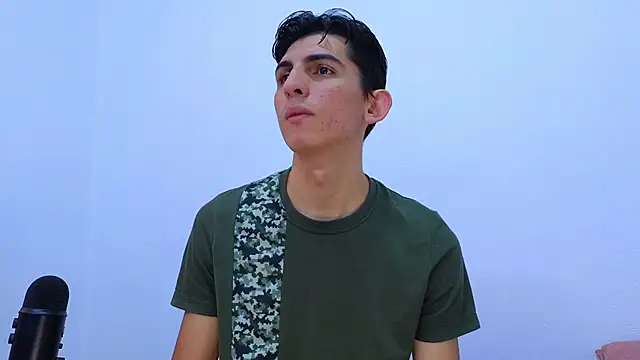 Snapshot of Ana_and_Leo chatting on February 2025 12:04:02 PM Ana and Leo online show from February 2025 12:04:02 PM