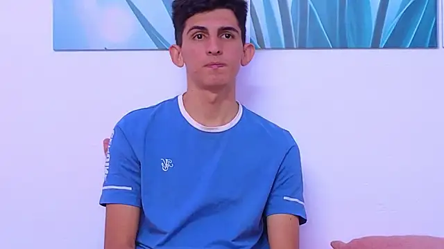 Snapshot of Ana_and_Leo chatting on September 2025 12:05:01 PM Ana and Leo online show from September 2025 12:05:01 PM