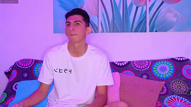 Snapshot of Ana_and_Leo chatting on December 2025 02:45:02 PM Ana and Leo online show from December 2025 02:45:02 PM