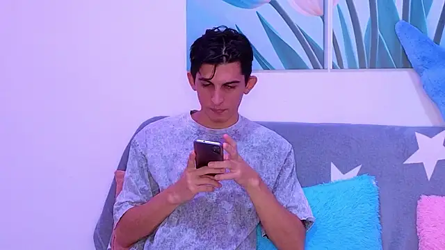 Snapshot of Ana_and_Leo chatting on February 2026 01:47:01 PM Ana and Leo online show from February 2026 01:47:01 PM