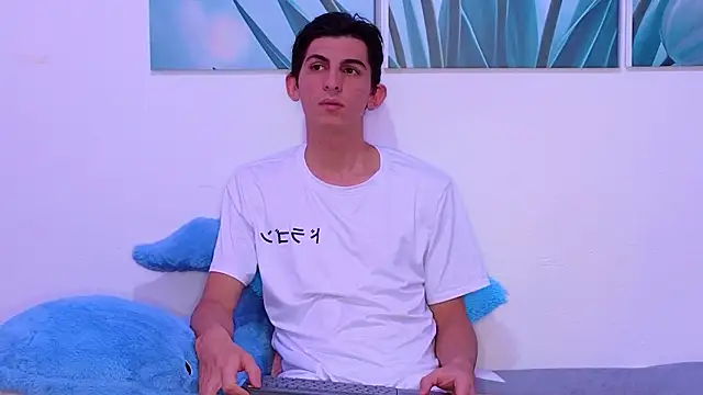 Snapshot of Ana_and_Leo chatting on February 2026 03:43:01 PM Ana and Leo online show from February 2026 03:43:01 PM