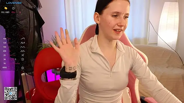 mon lola online show from February 2025 10:51:01 AM