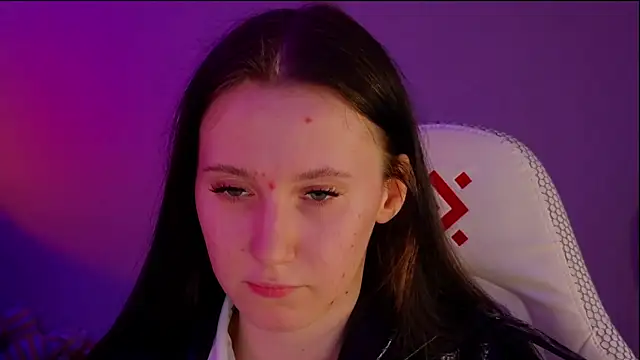 mon lola online show from March 2025 05:37:01 PM