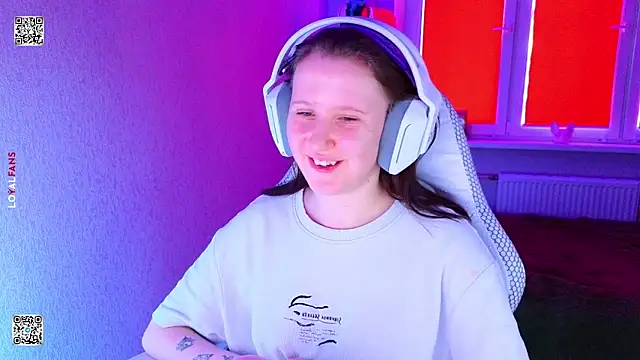 mon lola online show from April 2026 11:11:01 AM