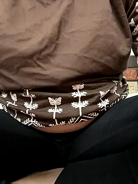 Snapshot of Red-Magic-25 chatting on November 2025 06:35:01 AM Red-Magic-25 online show from November 2025 06:35:01 AM