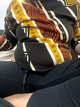 Snapshot of Red-Magic-25 chatting on November 2025 06:57:01 AM Red-Magic-25 online show from November 2025 06:57:01 AM