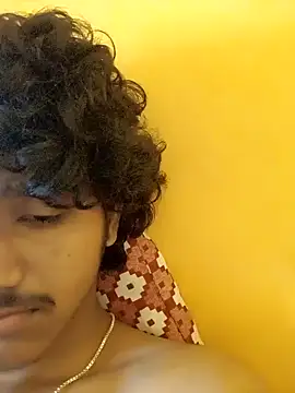 Snapshot of CosmicEmuu chatting on January 2025 05:48:01 AM CosmicEmuu online show from January 2025 05:48:01 AM