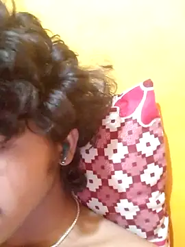 Snapshot of CosmicEmuu chatting on February 2025 01:42:02 PM CosmicEmuu online show from February 2025 01:42:02 PM