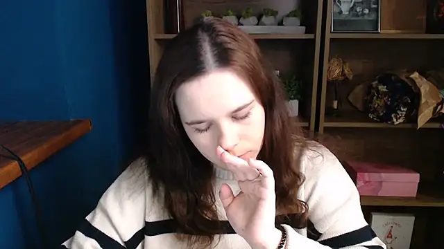 mini girly online show from December 2025 01:17:01 PM