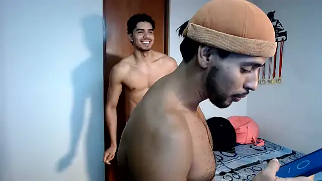 HOTLATINO2025 online show from June 2026 05:34:02 PM