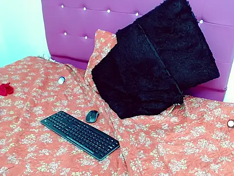 Snapshot of mia_grey01 chatting on February 2025 12:03:02 PM mia grey01 online show from February 2025 12:03:02 PM