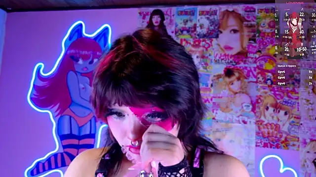 LaytonBox online show from February 2025 07:59:01 PM