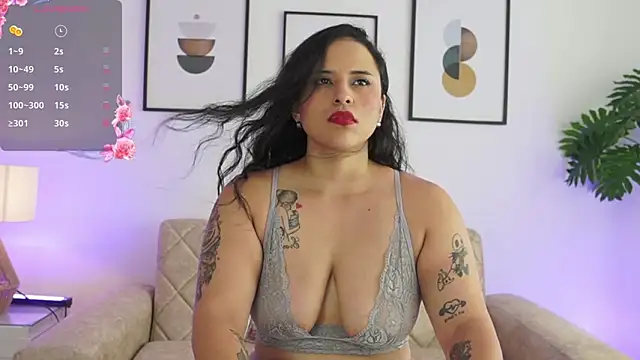 Snapshot of Emma_Walkerr_ chatting on January 2025 07:15:01 PM Emma Walkerr online show from January 2025 07:15:01 PM