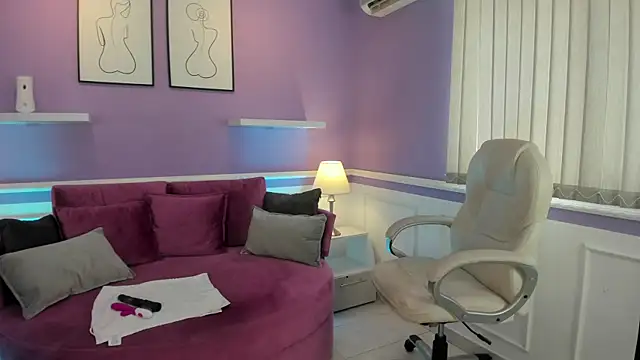 Snapshot of Emma_Walkerr_ chatting on January 2025 07:11:01 PM Emma Walkerr online show from January 2025 07:11:01 PM