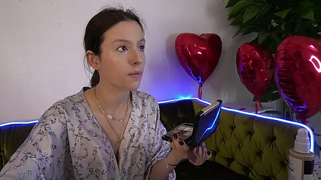 Snapshot of AnnaElys chatting on February 2025 07:13:01 AM AnnaElys online show from February 2025 07:13:01 AM