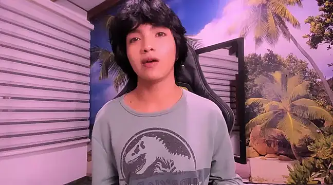 AllanYong18 online show from January 2025 04:21:01 AM