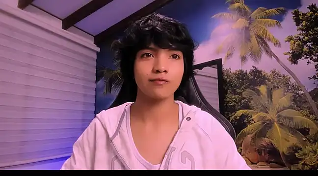 AllanYong18 online show from January 2025 12:57:02 AM