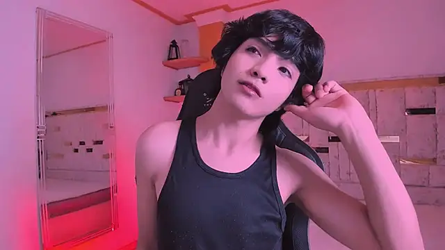 AllanYong18 online show from March 2025 10:49:02 AM