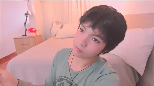 AllanYong18 online show from February 2026 01:25:01 PM