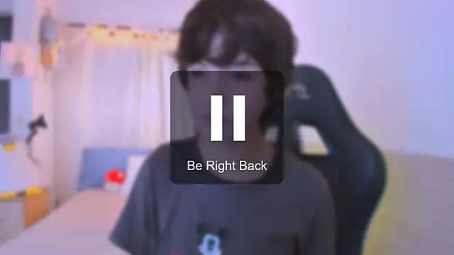 AllanYong18 online show from May 2026 09:04:01 AM